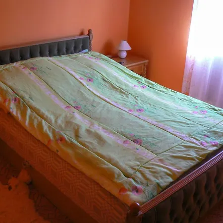 In 19102 Apartment